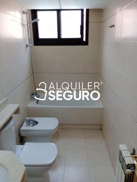 Foto 82e0739c-d4e9-4db3-b03b-6a5c7364a5a9. Alquiler piso  c luis sanchez polack tip en Simancas Madrid
