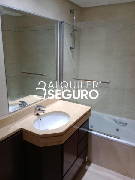 Foto 8a8513db-fab9-41e5-a85f-4776c37ac087. Alquiler piso  c luis sanchez polack tip en Simancas Madrid