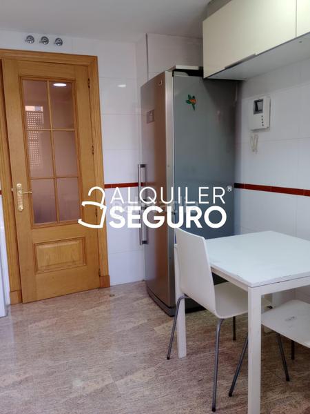 Foto b5a4ed04-25d7-4dd4-aa93-7776549b23b2. Alquiler piso  c luis sanchez polack tip en Simancas Madrid