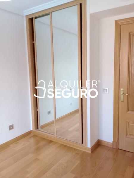 Foto ebe4e20c-b9b7-4791-a9d6-5c76474f4ea2. Alquiler piso  c luis sanchez polack tip en Simancas Madrid