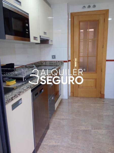 Foto 30e89a3d-8215-47c0-be12-2a2bc24cfc46. Location appartement avec chauffage parking piscine dans Madrid
