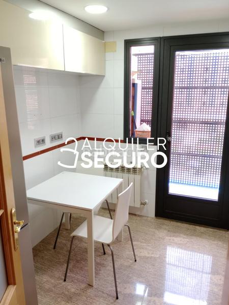 Foto 6157660f-7cfc-4dd4-9a4b-1f656a9ab616. Location appartement avec chauffage parking piscine dans Madrid