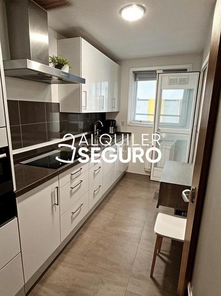 Foto d84fb8dd-22fd-4230-b212-0170a9f4b573. Rent flat with heating in Casco Antiguo Cáceres