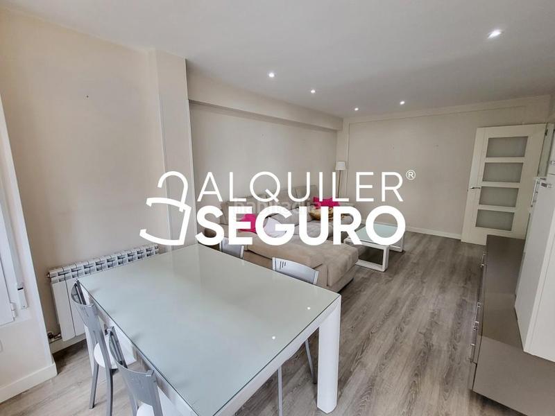 Foto c6e8dc5e-8926-44f5-b577-bdfd076742e0. Alquiler piso  av. dos de mayo en Centro Móstoles