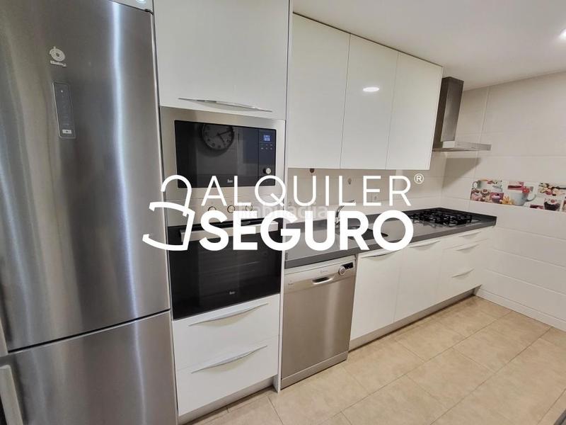 Foto fbf664f2-81db-460f-b615-d4b295d1d38a. Alquiler piso  av. dos de mayo en Centro Móstoles