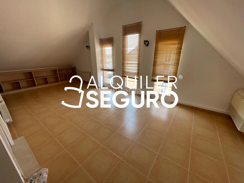 Foto e56b3b69-db8b-409f-b3c1-44457679e7ef. Alquiler chalet  c libertad en Prado Norte Algete