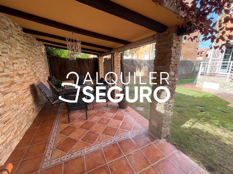 Foto 3f06454d-f069-44c5-9bf6-a40a1988caeb. Rent chalet with heating parking pool in Prado Norte Algete
