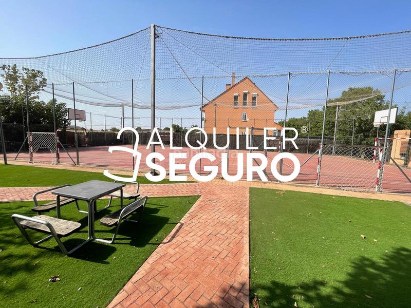 Foto 54fa0544-1a0f-47a8-b81f-35528dcd5bd4. Rent chalet with heating parking pool in Prado Norte Algete