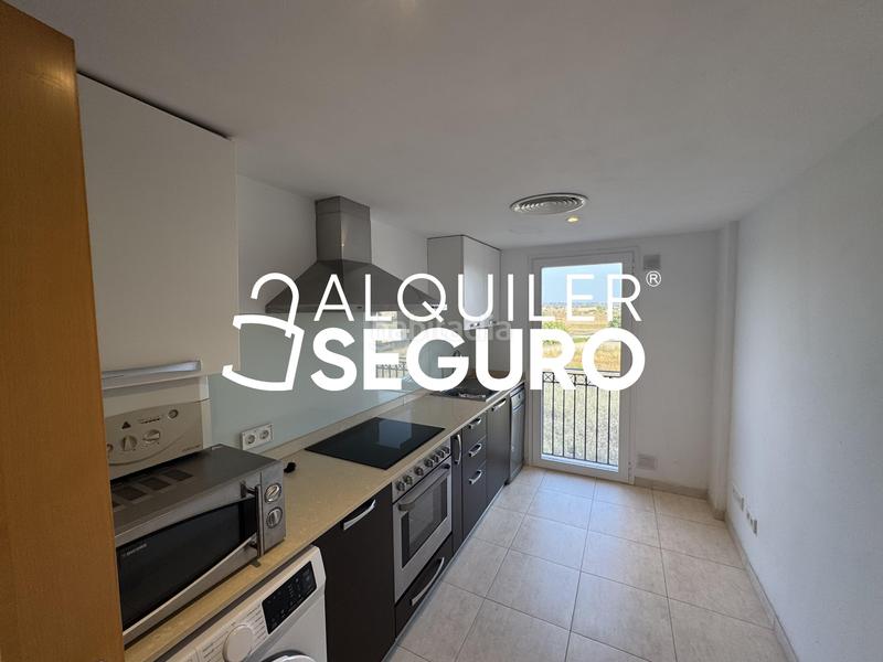 Foto c8f94c3e-4809-4a41-9c68-1a6472b0170f. Alquiler piso  c de la victòria en Campos