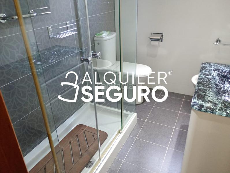 Foto 2f7e12fe-4f7e-4eb0-9399-c3ed325a1509. Alquiler piso  c paganini en El Tejar - Hacienda Bizcochero Málaga