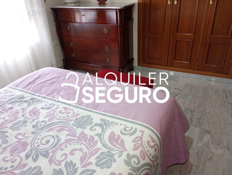 Foto f2c2b1ce-9f60-4ae8-8b38-104cc4c57311. Alquiler piso  c paganini en El Tejar - Hacienda Bizcochero Málaga