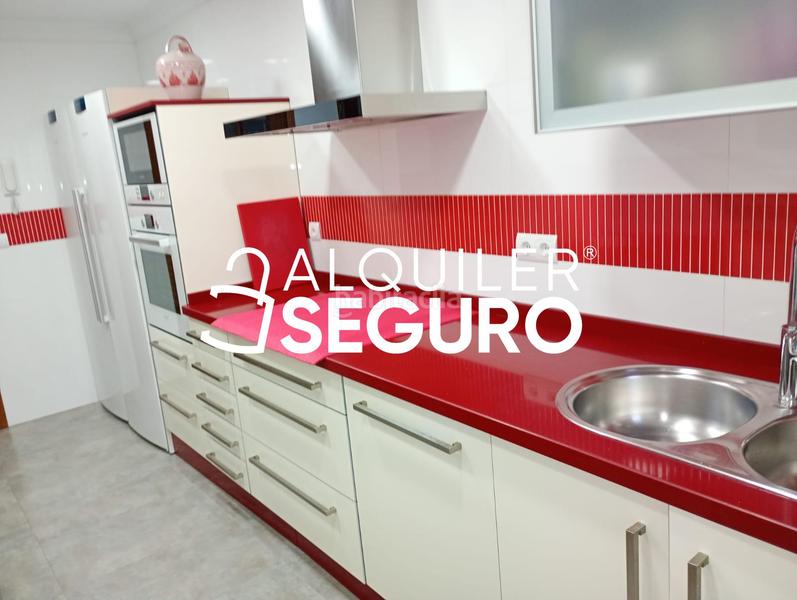Foto f55630f9-28a5-4024-9467-5a0384a585e4. Alquiler piso  c paganini en El Tejar - Hacienda Bizcochero Málaga