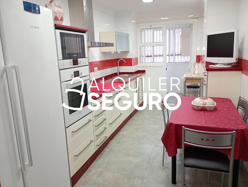 Foto f9f7e29f-391d-4bb1-a841-7805b2618499. Alquiler piso  c paganini en El Tejar - Hacienda Bizcochero Málaga