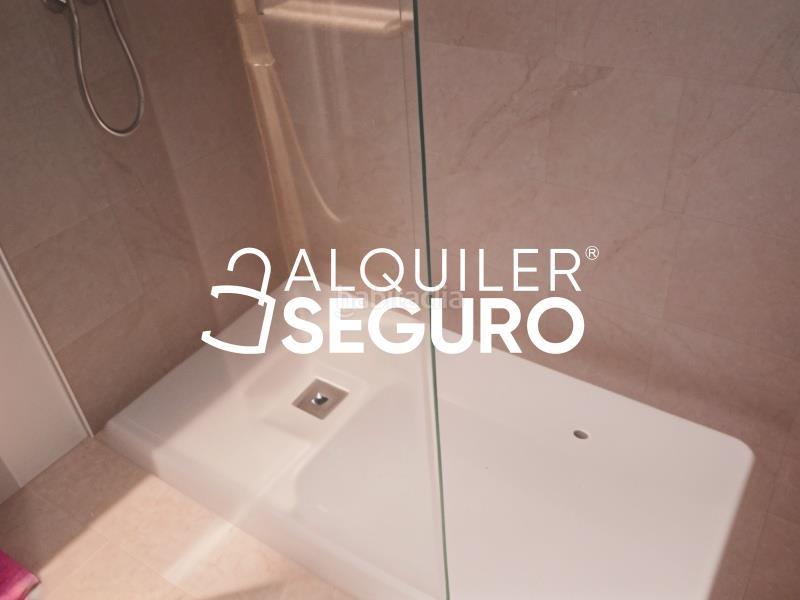 Foto 10eb0094-d934-40c3-97e0-bd8f15e1219f. Lloguer àtic amb aparcament piscina a El Bajondillo Torremolinos