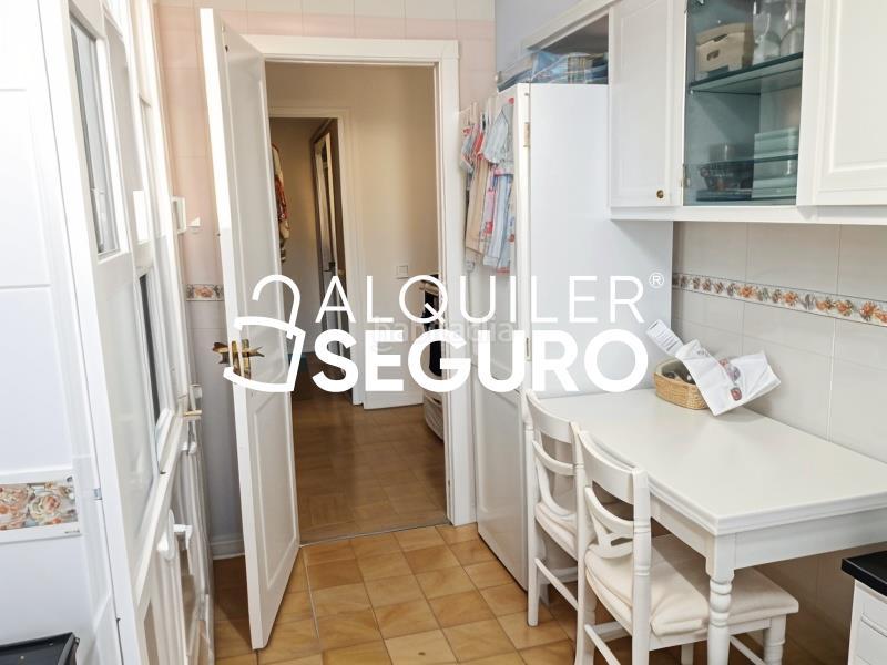 Foto a174ac67-58cf-4053-a580-6fc7e51a2010. Location attique avec parking piscine dans El Bajondillo Torremolinos