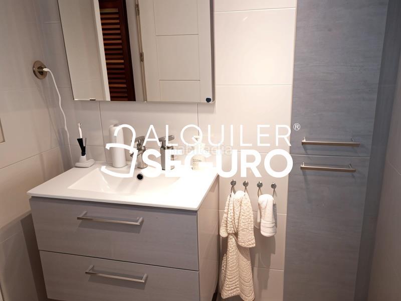 Foto 3461adfb-0dc6-449f-885b-3bccd44e8722. Rent penthouse with parking pool in El Bajondillo Torremolinos