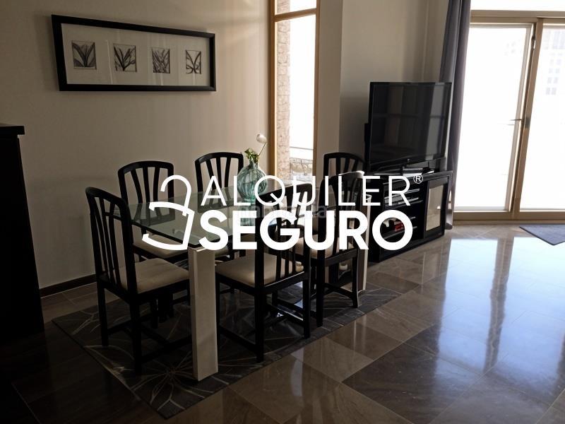 Foto 77311fa6-9159-4d31-9c45-d525b8c82a17. Rent penthouse with parking pool in El Bajondillo Torremolinos