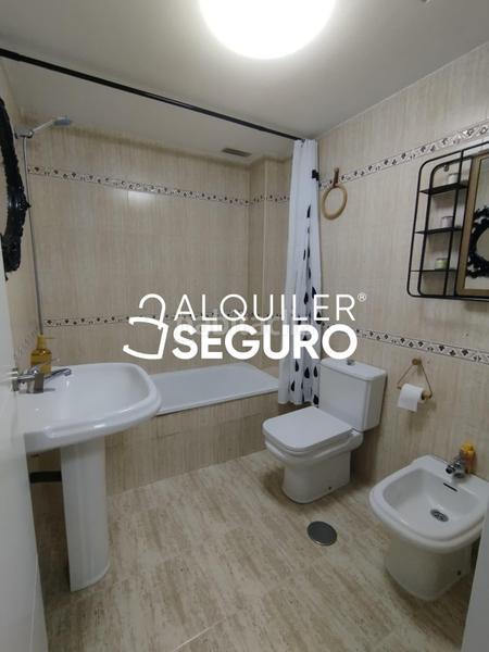 Foto 96756a17-cac9-4f13-b224-593fa6a43b37. Rent studio in Puerto Deportivo Fuengirola