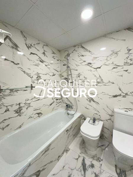 Foto ea9ebe40-d05f-4106-8ef1-12dd49d0f814. Alquiler piso  c moscú en Rejas Madrid