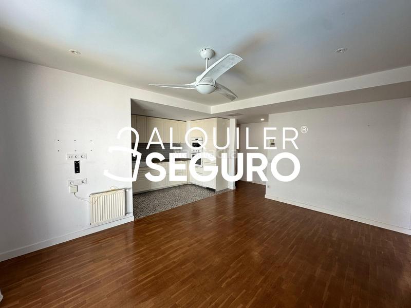 Foto fbf42163-f3e1-40d8-a613-81f3df299857. Alquiler piso  c moscú en Rejas Madrid