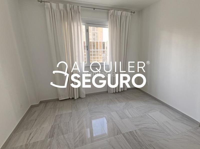 Foto 945cf9e2-1265-461a-b3e0-0be3e6522976. Alquiler piso  c triana en Santa Eufemia Tomares