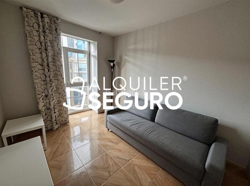 Foto b9b4324b-e3ba-4d5d-973c-943b2eeb23a3. Alquiler piso  c higinio rodriguez en Palomeras Bajas Madrid