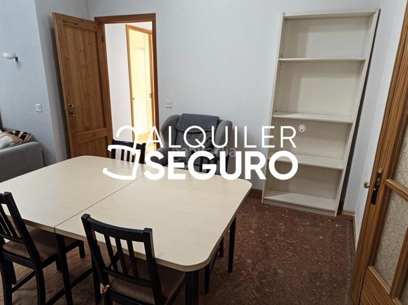 Foto 9d784f25-2c93-43ba-a4ba-3f60057d6576. Rent flat with parking pool in Centro Montequinto