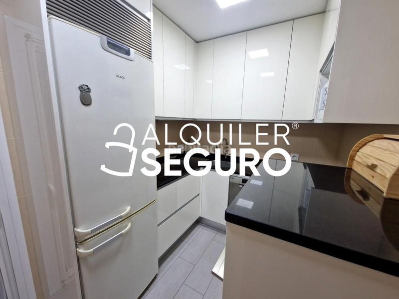 Foto a8654587-56f4-48ce-8415-d9daaab38654. Alquiler piso  c rejilla en Centro Móstoles