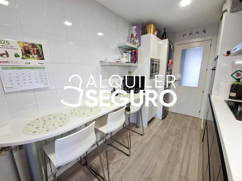 Foto 8f6fa00f-1fed-4fae-b52a-a7f781016272. Rent flat with heating parking in Campodón-Ventorro del Cano Alcorcón