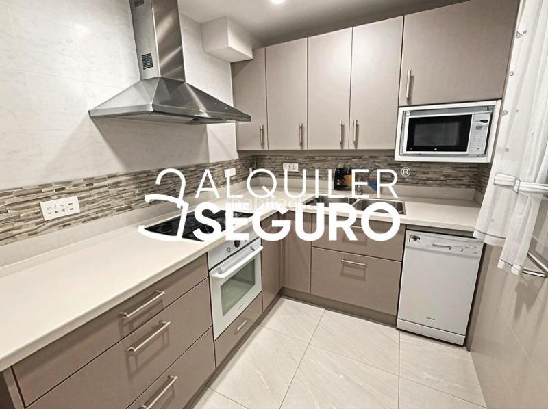 Foto 1470c543-b894-49ad-a32d-03df55511891. Alquiler chalet  c blas infante en Santiponce