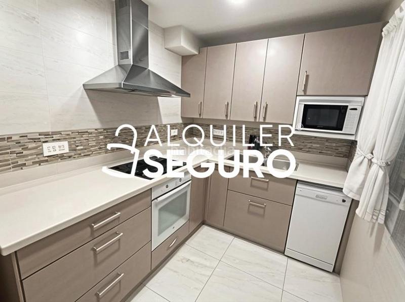 Foto 59f8357f-4781-40e0-93de-9e6fd33d7b7c. Alquiler chalet  c blas infante en Santiponce