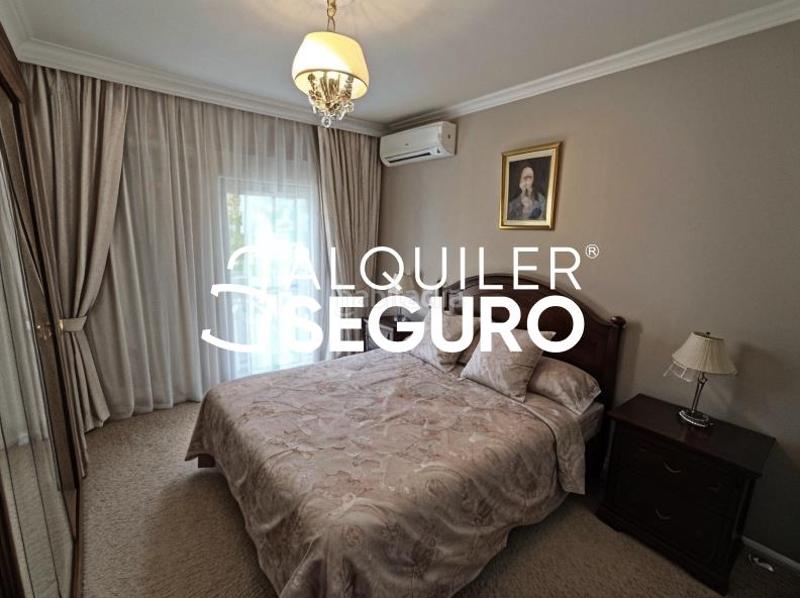 Foto e127e91f-f955-4a50-9be0-9169fa47f8cc. Alquiler chalet  c blas infante en Santiponce