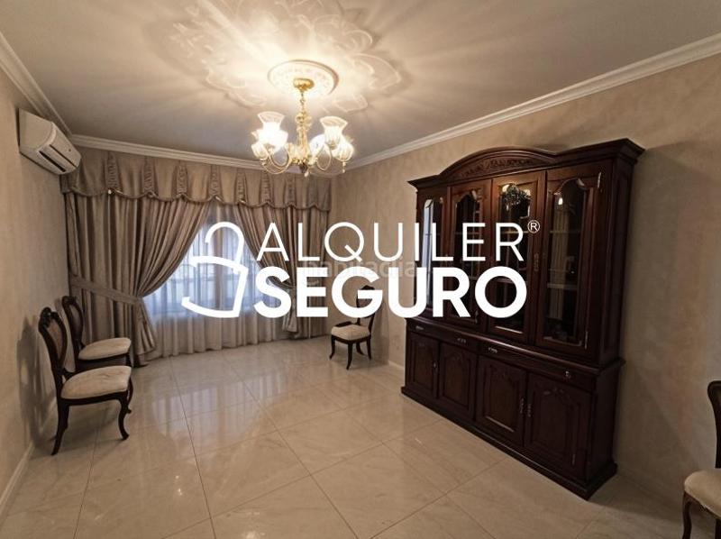 Foto e9d60276-57fc-441b-b429-f7ecd51d57fd. Alquiler chalet  c blas infante en Santiponce