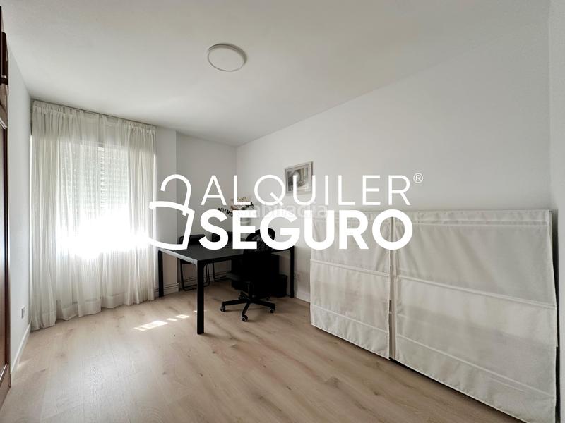 Foto 17e3abc2-357e-451a-9390-62c7589c3921. Alquiler piso  c playa samil en Villalba Estación Collado Villalba