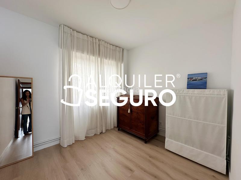 Foto aa02573d-ce38-43a2-bfa2-900a93bd3173. Alquiler piso  c playa samil en Villalba Estación Collado Villalba