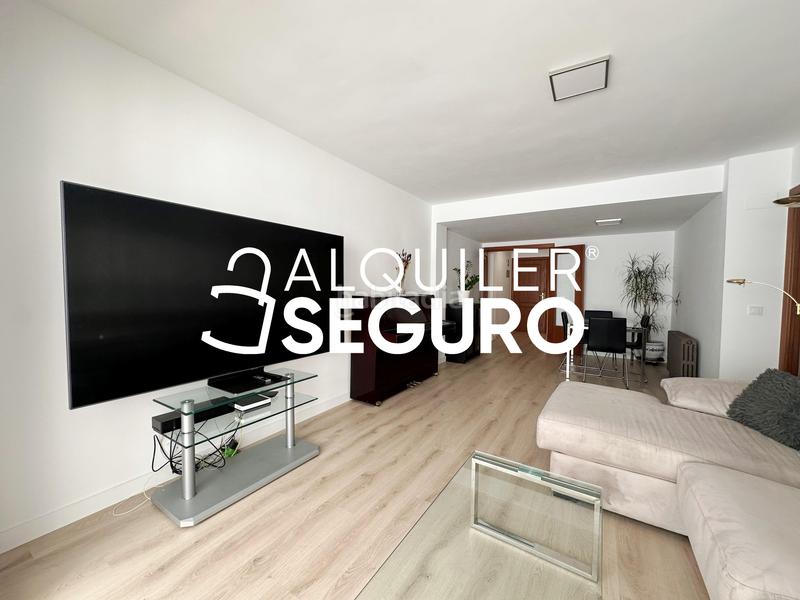 Foto d1248e50-47fa-4ac1-b1fd-d38bbfee8eb2. Alquiler piso  c playa samil en Villalba Estación Collado Villalba