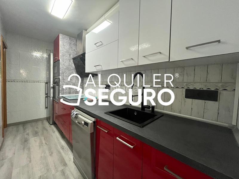 Foto db4a5c3e-4ce0-4377-9605-072b0e1176d0. Alquiler piso  c río turia en San Nicasio Leganés