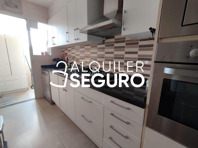 Foto 1bb00614-2c92-41fa-84f1-dd1fd69ba9a5. Location appartement avec parking piscine dans Campello Pueblo Campello (el)