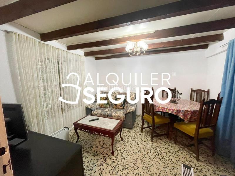 Foto d9834661-943a-4c05-94d2-c7efc6d94045. Alquiler chalet  c de la solana en Navarredonda y San Mamés