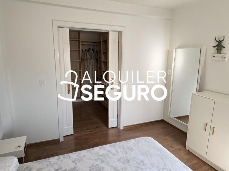 Foto a53ded83-22df-47a8-9b67-2146377e2553. Alquiler piso  c garduña en Parque Alcosa Sevilla