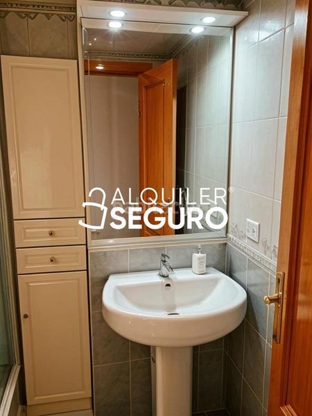 Foto db3befcd-a0a0-4429-bee1-4e53ab78295e. Alquiler piso  pl. dr. emilio giménez heras en Burgos