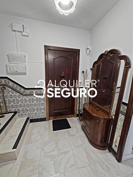 Foto 9d0fd3e7-119b-4a0d-a1f2-5057b10ab212. Alquiler chalet  c cristo en Torres de la Alameda