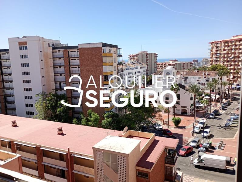Foto 532b6a5d-12f5-448f-ba24-a92378e7d990. Alquiler ático  av. san carlos en Solymar Benalmádena
