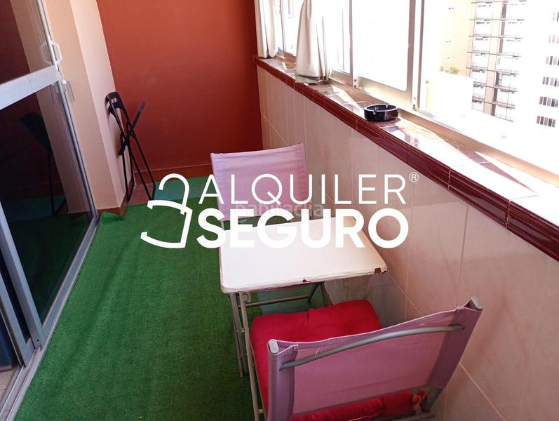 Foto 5e7fc1cd-37d2-4470-a769-be2ab0ef3258. Alquiler ático  av. san carlos en Solymar Benalmádena