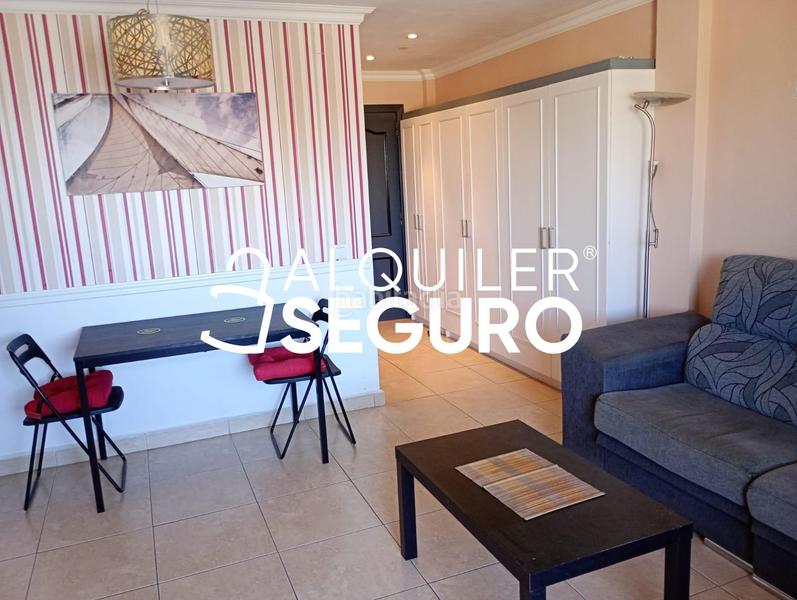 Foto 6d59d377-b330-473e-bd61-874f36bc8959. Alquiler ático  av. san carlos en Solymar Benalmádena
