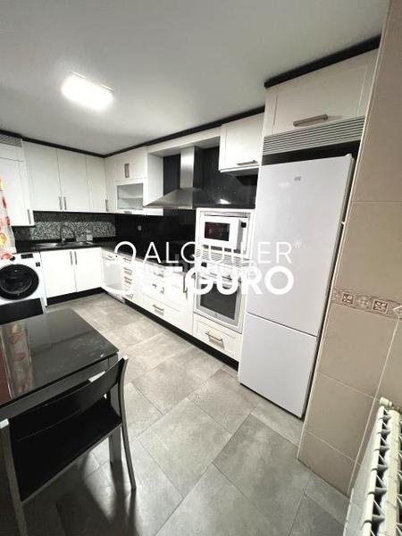Foto cbe0bfd0-0177-438e-82fa-db0da499ee46. Alquiler piso  c torroja en El Rosón-Kelvinator Getafe