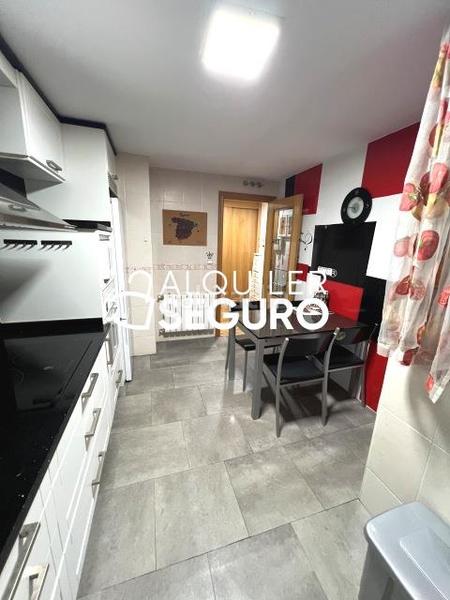 Foto f7af45a6-2f79-4a18-a5bb-468a925893b8. Alquiler piso  c torroja en El Rosón-Kelvinator Getafe