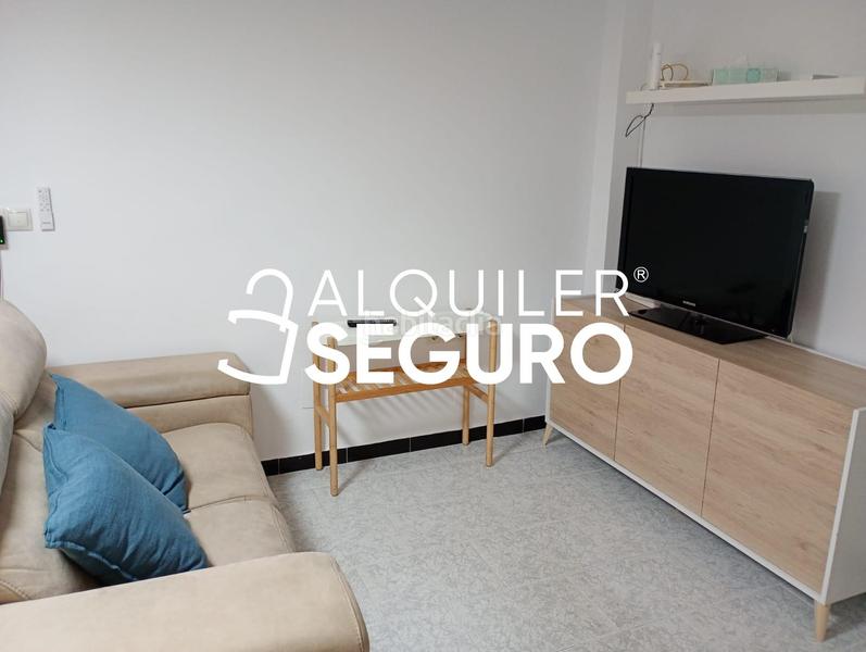 Foto 3c0e70a7-59b2-47c3-a87e-7c521da39622. Rent flat in El Palo Málaga