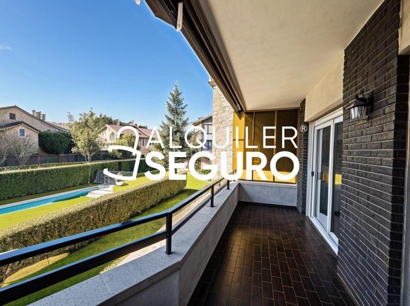 Foto 09c3b56f-28ca-455a-a939-7dee9342a238. Rent flat with heating parking pool in Casco Antiguo Torrelodones