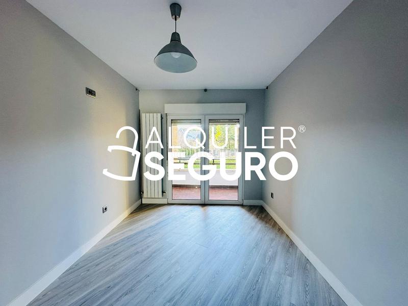 Foto 72045aab-2faf-4962-8886-f1880d80eafd. Rent flat with heating parking pool in Casco Antiguo Torrelodones